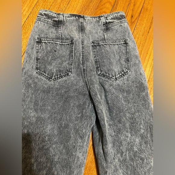 ASTR The Label Women's Petite Perfectly Pleated High Rise Straight Cropped Jean - Picture 10 of 10